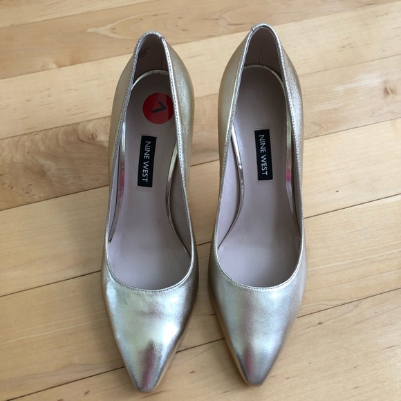 NWOT Nine West Leather Metallic Gold High Heels - Picture 2 of 10